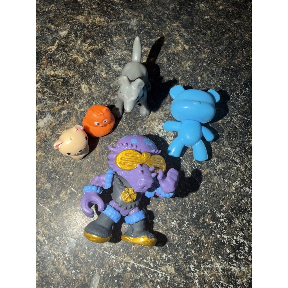 Random Small Plastic Toys 5 Pieces Y2K Figures Play Set Animals